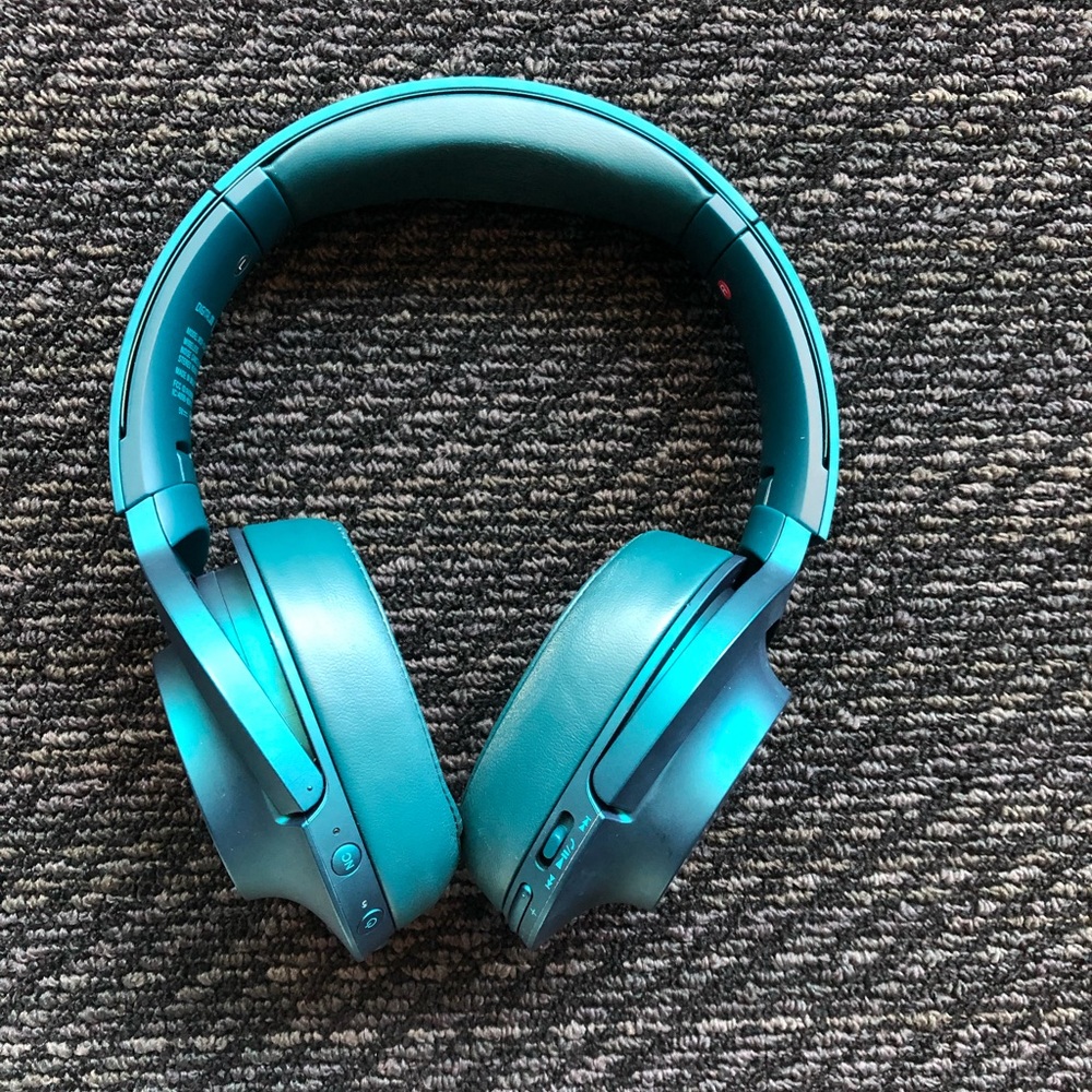Sony h.ear Noise Cancelling Headphones